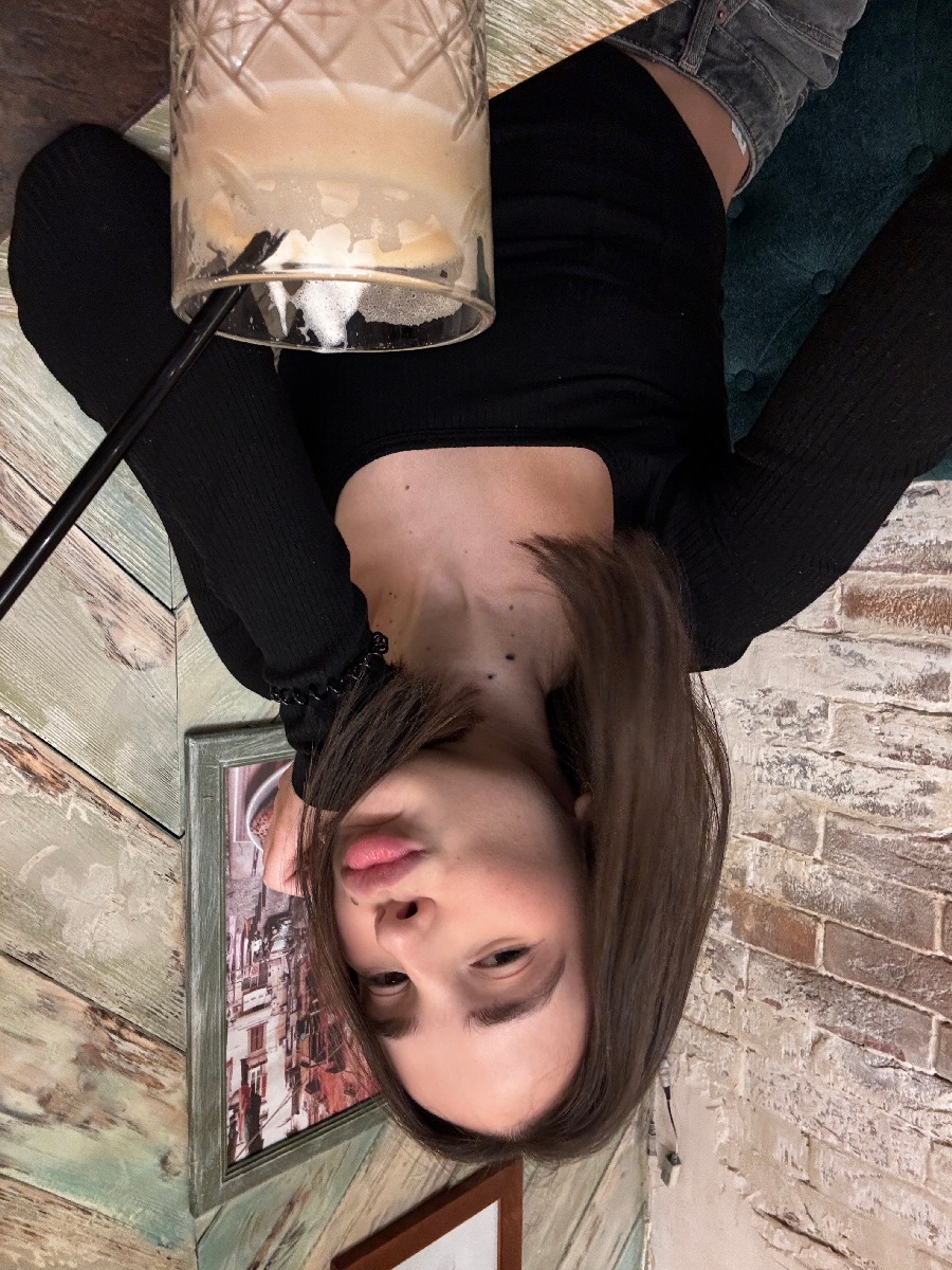 Fresh photos, fresh mood — Tina online in Memphis